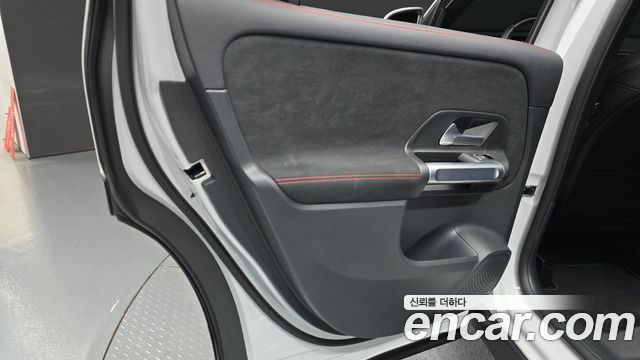 Mercedes-Benz GLB-Class (X247) AMG GLB35 4MATIC 2023 — фото 25