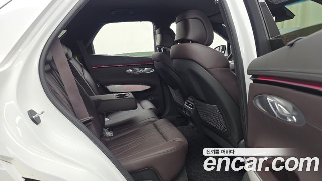 Genesis GV70 2.5T Gasoline AWD 2025 — фото 12