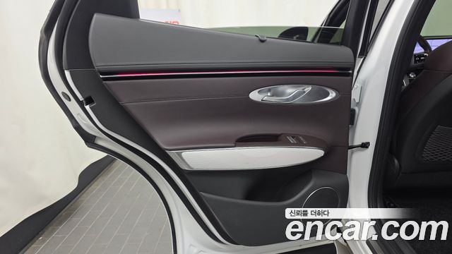Genesis GV70 2.5T Gasoline AWD 2025 — фото 25