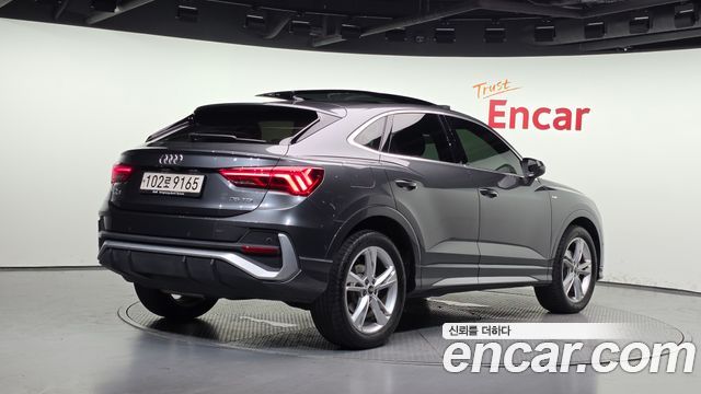 Audi Q3 (F3) 35 TDI Premium Sportback 2022 — фото 2