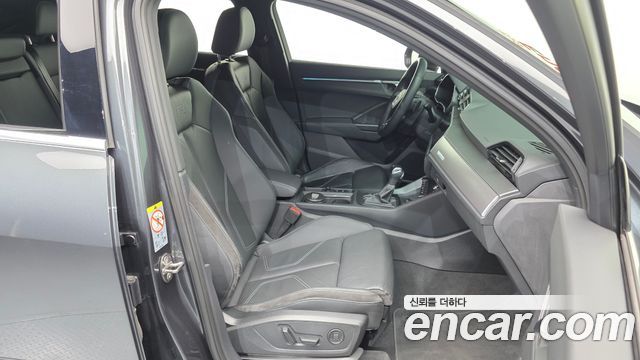 Audi Q3 (F3) 35 TDI Premium Sportback 2022 — фото 11