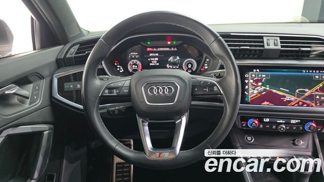 Audi Q3 (F3) 35 TDI Premium Sportback 2022 — фото 13