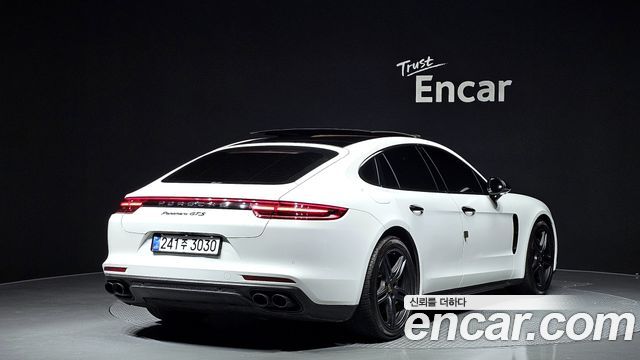 Porsche Panamera (971) 3.0 AWD 2018 — фото 2