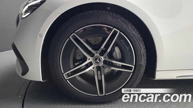 Mercedes-Benz E-Class (W214) E300 4MATIC AMG Line 2026 — фото 5
