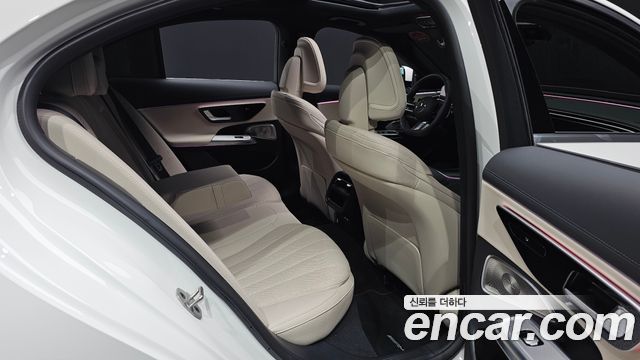 Mercedes-Benz E-Class (W214) E300 4MATIC AMG Line 2026 — фото 11