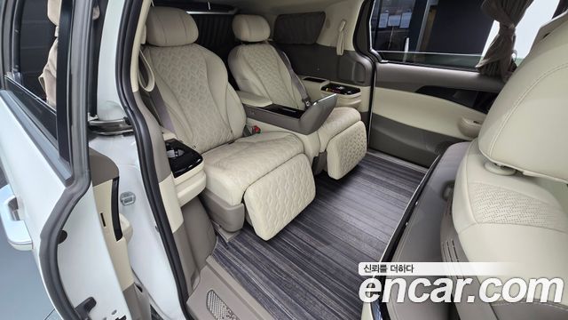 Kia Carnival (IV) HEV 4-Seater Hi Limousine Signature 2025 — фото 11