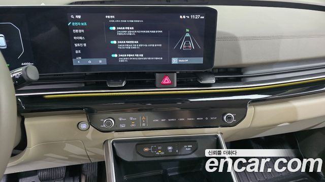 Kia Carnival (IV) HEV 4-Seater Hi Limousine Signature 2025 — фото 14