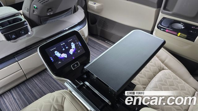 Kia Carnival (IV) HEV 4-Seater Hi Limousine Signature 2025 — фото 18
