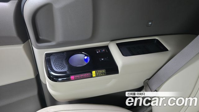 Kia Carnival (IV) HEV 4-Seater Hi Limousine Signature 2025 — фото 19