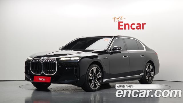 BMW 7 Series (G70) 750e xDrive M Sport 2023 — фото 1