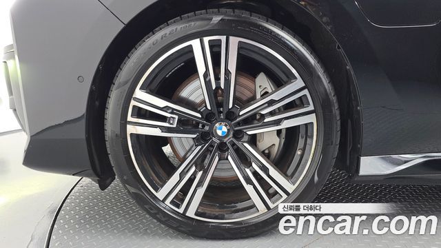 BMW 7 Series (G70) 750e xDrive M Sport 2023 — фото 5