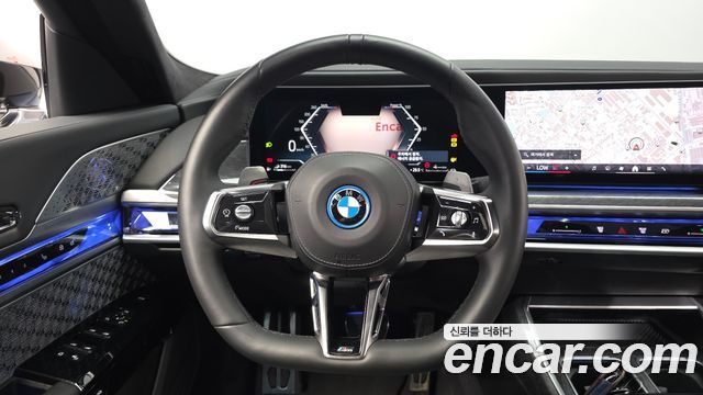 BMW 7 Series (G70) 750e xDrive M Sport 2023 — фото 13