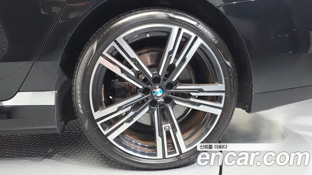 BMW 7 Series (G70) 750e xDrive M Sport 2023 — фото 21