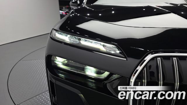 BMW 7 Series (G70) 750e xDrive M Sport 2023 — фото 22
