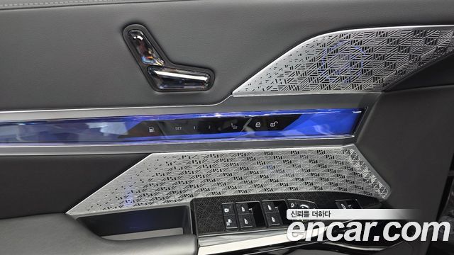 BMW 7 Series (G70) 750e xDrive M Sport 2023 — фото 32