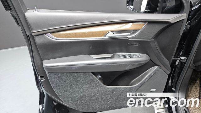 Cadillac XT5 3.6 Platinum 2018 — фото 24