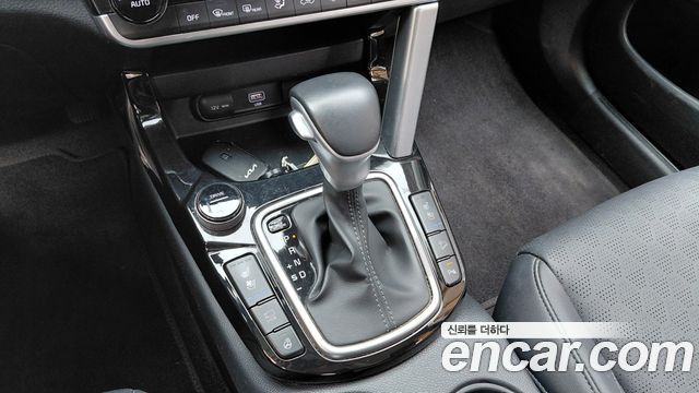 Kia Seltos Gasoline 1.6 Turbo 2WD Signature 2023 — фото 9