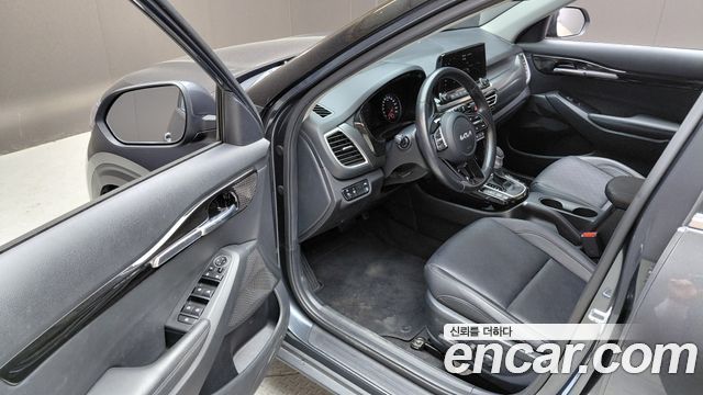 Kia Seltos Gasoline 1.6 Turbo 2WD Signature 2023 — фото 10