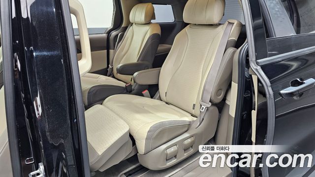 Kia Carnival (IV) Gasoline 7-Seater Hi-Limousine Signature 2021 — фото 32