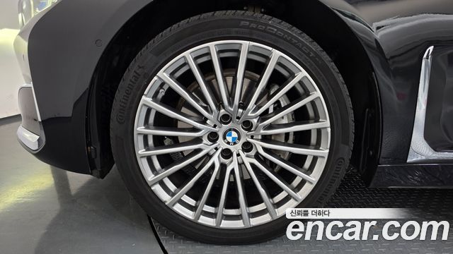 BMW 7 Series (G11) 740Li xDrive Design Pure Excellence 2020 — фото 5