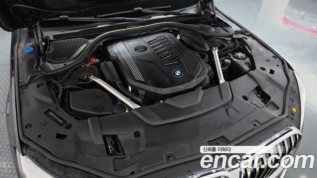 BMW 7 Series (G11) 740Li xDrive Design Pure Excellence 2020 — фото 6