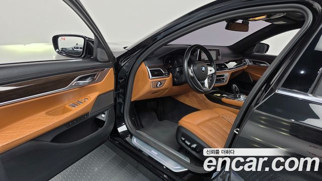 BMW 7 Series (G11) 740Li xDrive Design Pure Excellence 2020 — фото 10