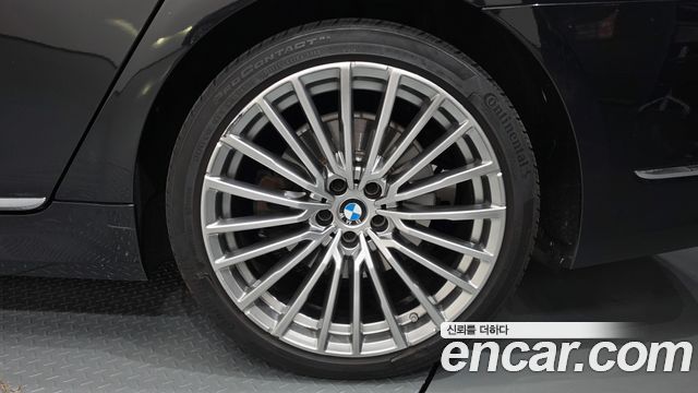 BMW 7 Series (G11) 740Li xDrive Design Pure Excellence 2020 — фото 21