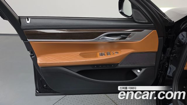 BMW 7 Series (G11) 740Li xDrive Design Pure Excellence 2020 — фото 24