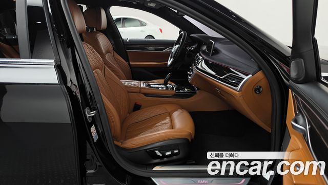 BMW 7 Series (G11) 740Li xDrive Design Pure Excellence 2020 — фото 26