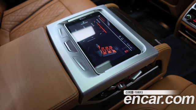BMW 7 Series (G11) 740Li xDrive Design Pure Excellence 2020 — фото 35