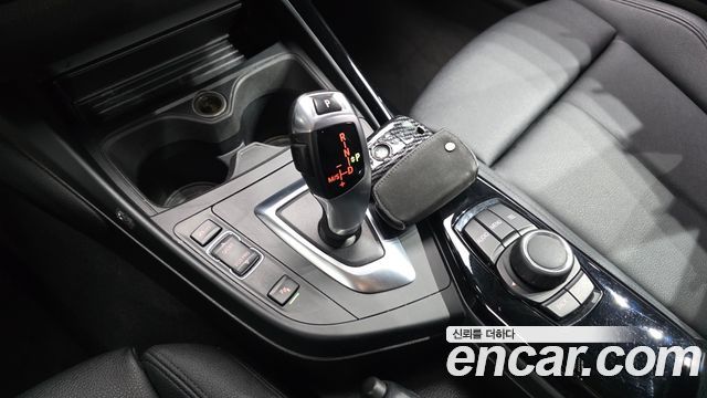 BMW 1 Series (F20) 118d Sport 5Door 2016 — фото 9