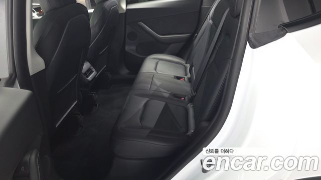 Tesla Model Y Long Range AWD 2022 — фото 12