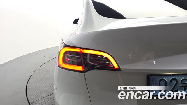 Tesla Model Y Long Range AWD 2022 — фото 23