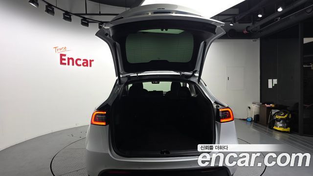 Tesla Model Y Long Range AWD 2022 — фото 30