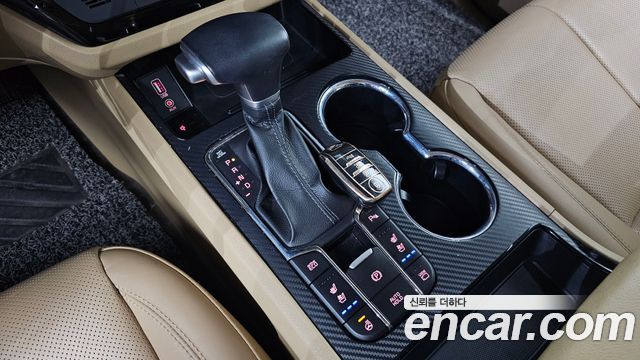 Kia Carnival Gasoline 7-Seater Limousine President 2019 — фото 9