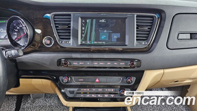 Kia Carnival Gasoline 7-Seater Limousine President 2019 — фото 13