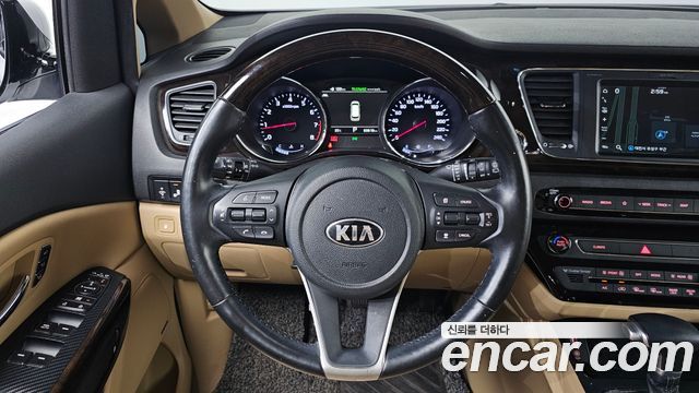 Kia Carnival Gasoline 7-Seater Limousine President 2019 — фото 14