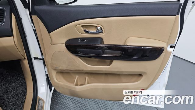 Kia Carnival Gasoline 7-Seater Limousine President 2019 — фото 24