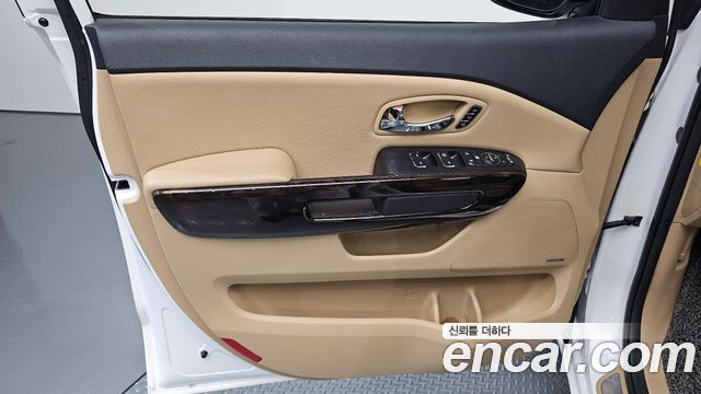 Kia Carnival Gasoline 7-Seater Limousine President 2019 — фото 25