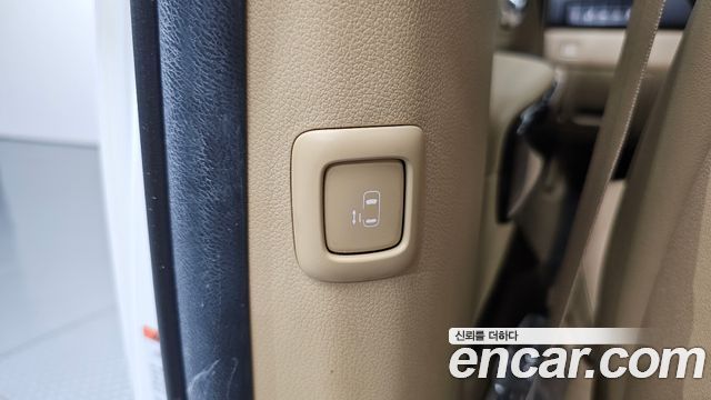 Kia Carnival Gasoline 7-Seater Limousine President 2019 — фото 30