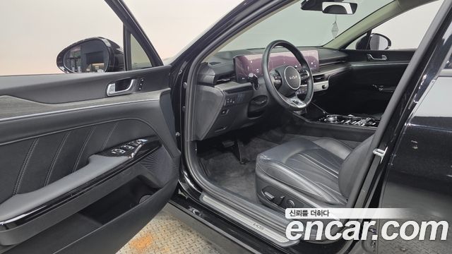 Kia K5 (III) 2.0 LPi Signature 2025 — фото 26