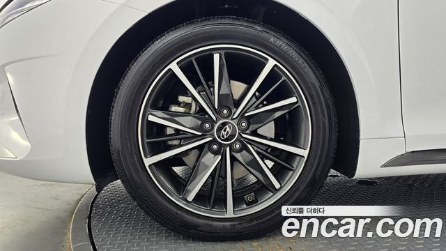 Hyundai Grandeur (IG) 2.5 Le Blanc 2023 — фото 5