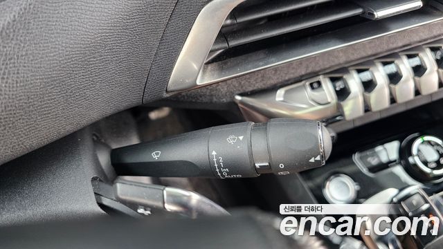 Peugeot 5008 (II) 1.6 BlueHDi GT Line 2019 — фото 33