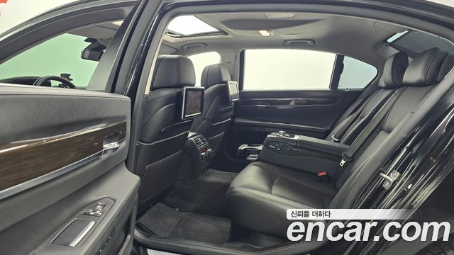 BMW 7 Series (F01) 740Li 2013 — фото 16