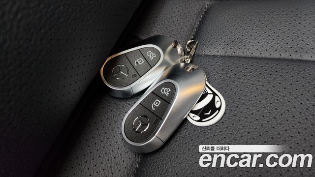 Mercedes-Benz CLE-Class (C236) CLE200 Cabriolet 2024 — фото 35