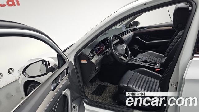 Volkswagen Passat GT (B8) 2.0 TDI Prestige 2022 — фото 10