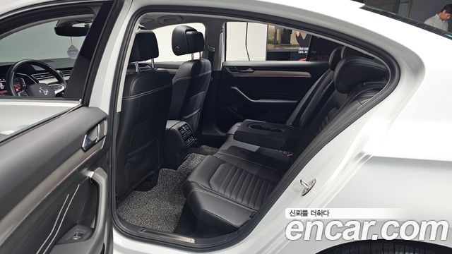 Volkswagen Passat GT (B8) 2.0 TDI Prestige 2022 — фото 12