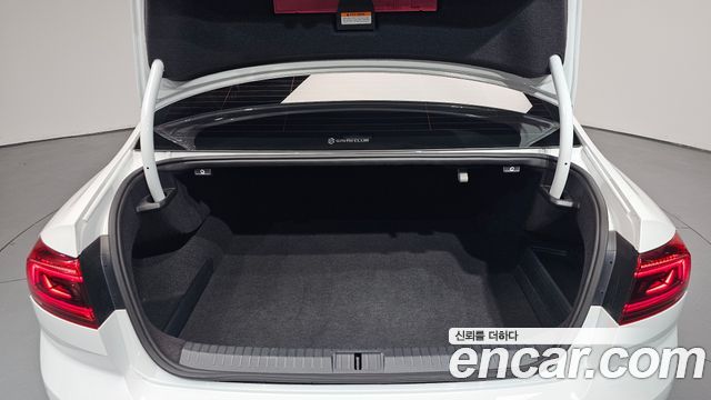 Volkswagen Passat GT (B8) 2.0 TDI Prestige 2022 — фото 20