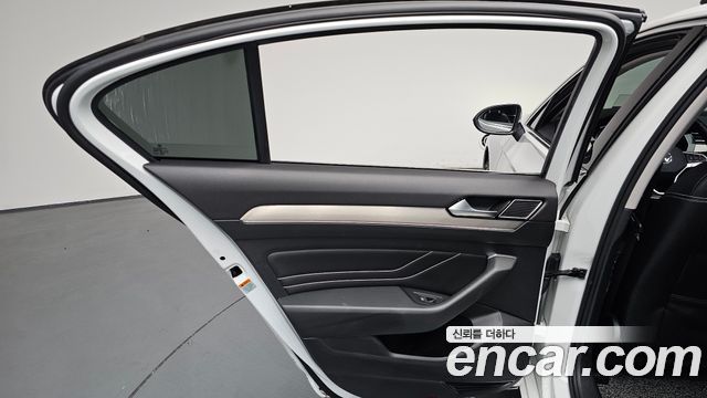 Volkswagen Passat GT (B8) 2.0 TDI Prestige 2022 — фото 25