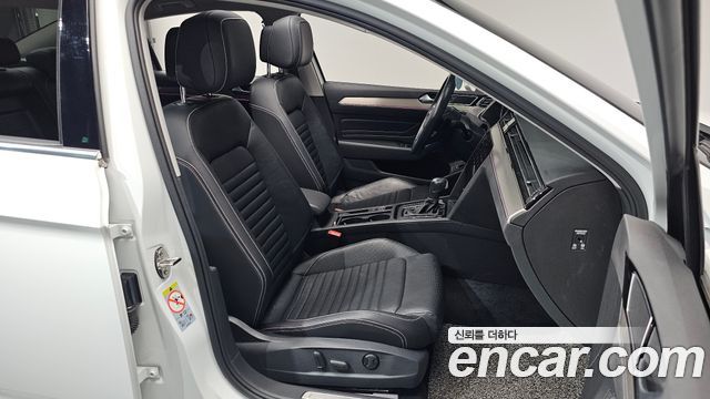Volkswagen Passat GT (B8) 2.0 TDI Prestige 2022 — фото 26